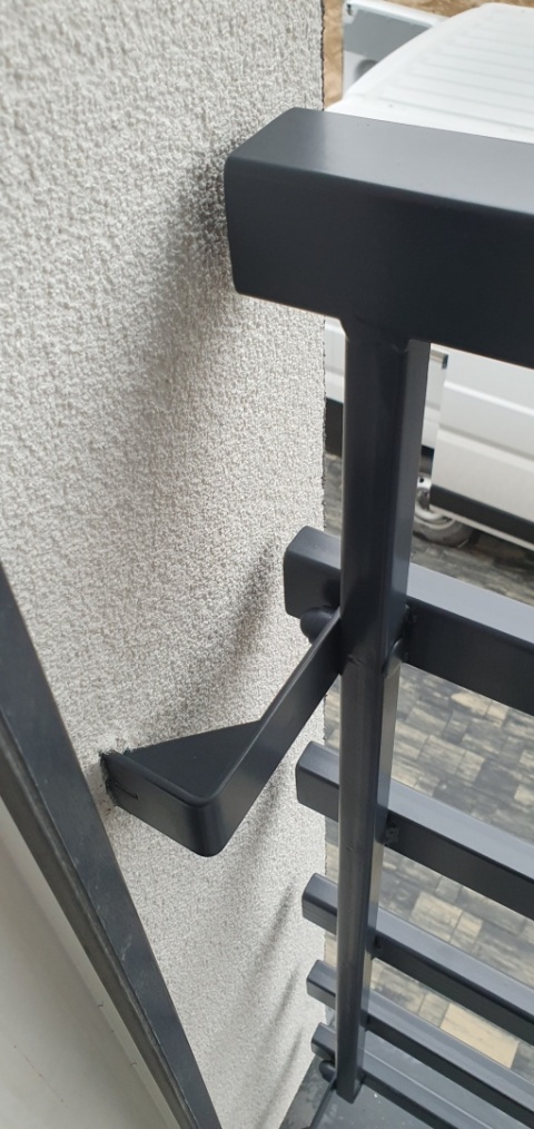 kolor: antracyt RAL 7016 mat