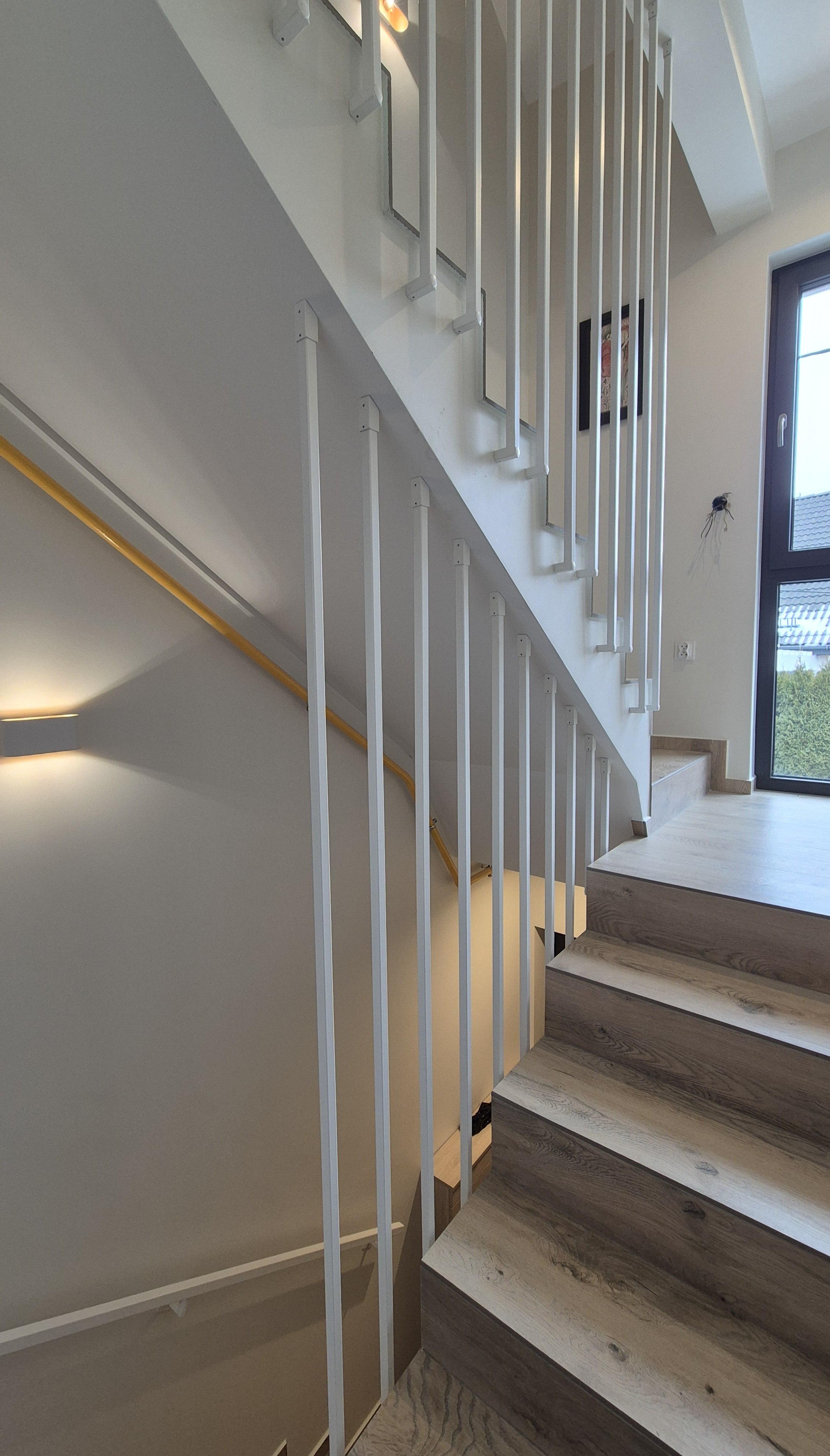 Balustrada harfa Slavica Design &ndash; realizacja w domu klienta